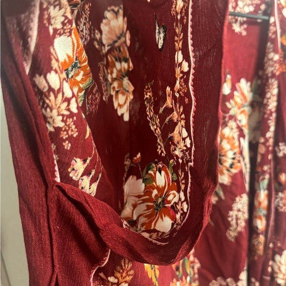 Women's Nine West Floral Bordered Ruana - Picture 5 of 6